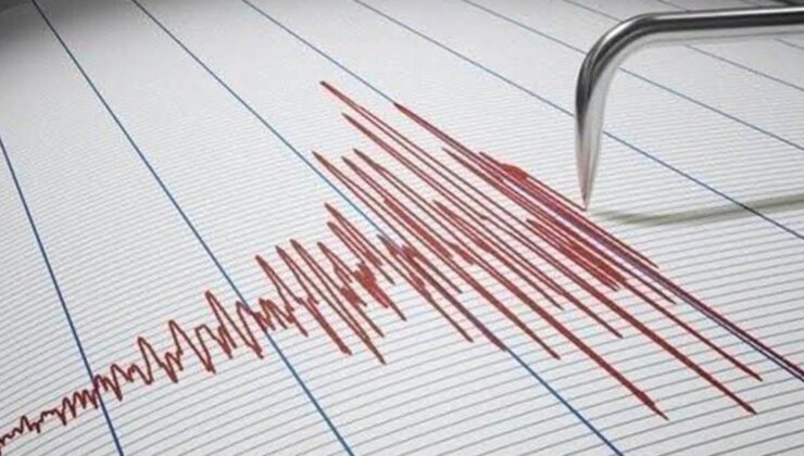 Endonezya’da 7,6 büyüklüğünde deprem