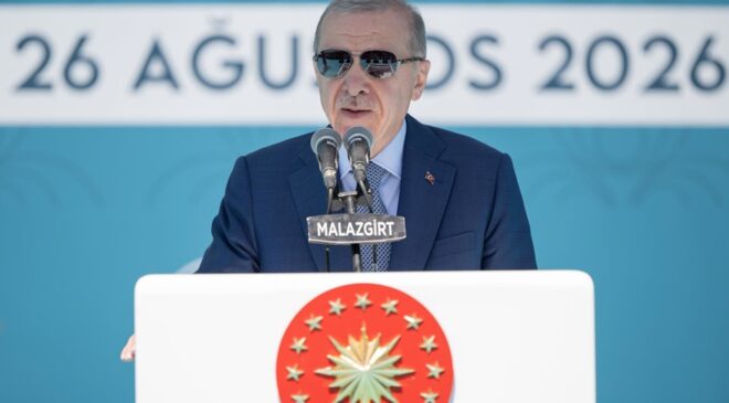 Cumhurbaşkanı Erdoğan’dan Malazgirt’te kritik mesaj: Coğrafyamızı barış yurdu yapmak için atımızın kuyruğunu bağladık