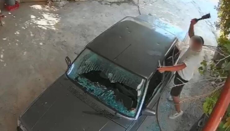 Eski sevgili satırla dehşet saçtı! O anlar kamerada