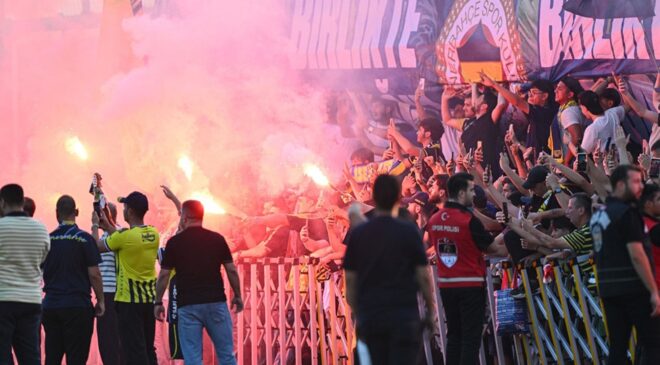 Fenerbahçe, Sturm Graz maçına hazır! Taraftarlar Samandıra’yı yaktı