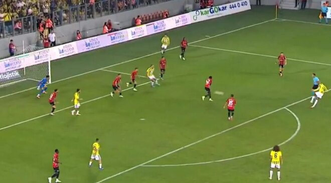 Fenerbahçe taraftarından yönetime İrfan Can Eğribayat tepkisi