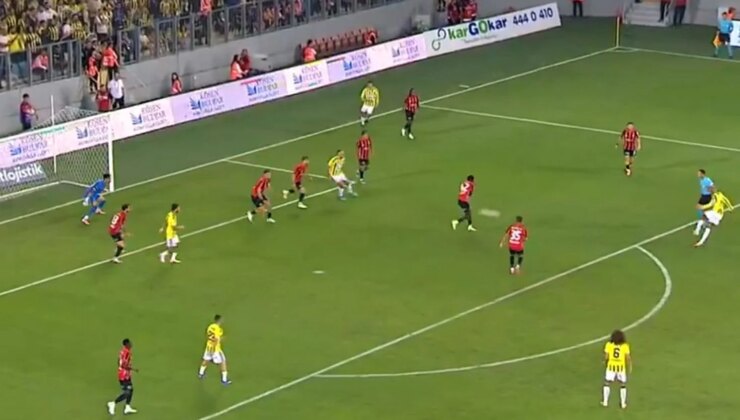 Fenerbahçe taraftarından yönetime İrfan Can Eğribayat tepkisi