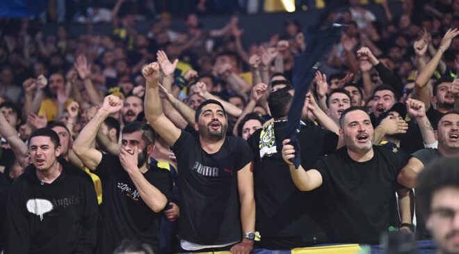 Fenerbahçe’nin efsanesi Kalinic, basketbolu bıraktı