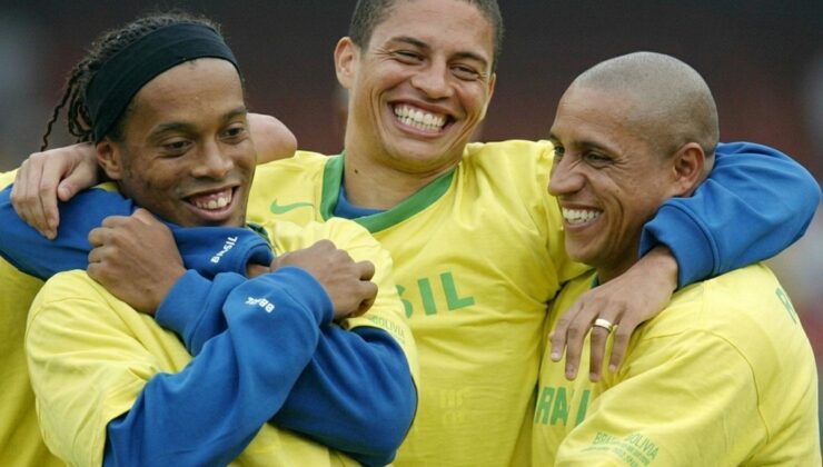 Ronaldinho, 46 yaşında futbola geri döndü