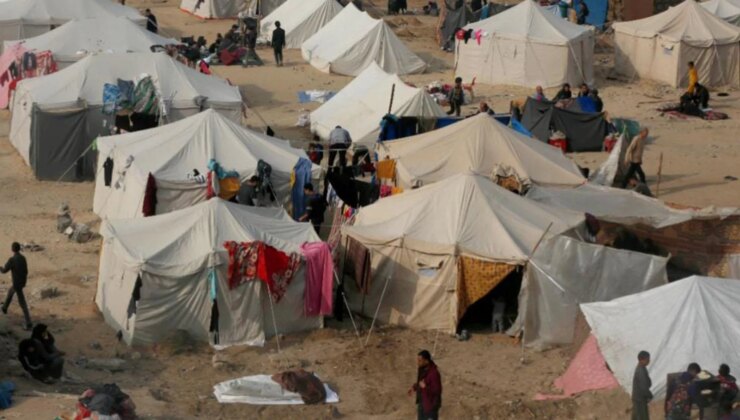 İsrail ordusu, Gazze’de Filistinlilerin kaldığı çadırlara saldırdı: 1 kişi hayatını kaybetti