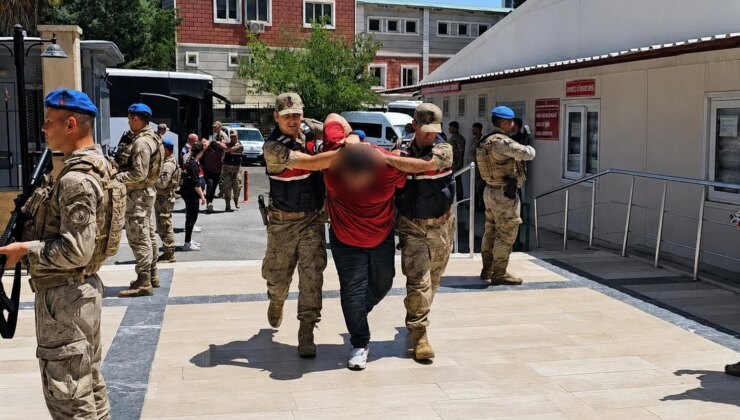 Şanlıurfa’da film gibi gasp: Sahte jandarma kıyafetiyle 13 kilo altın çaldılar