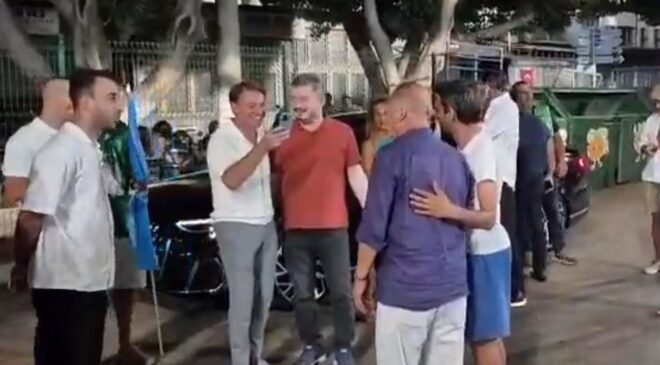Fatih Terim’e Bodrum’da yoğun ilgi! “Ya bitmiyor” deyince kahkaha koptu