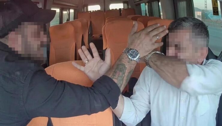 Minibüs sürücüsüne dehşeti yaşattılar! Güpegündüz eşkıyalık