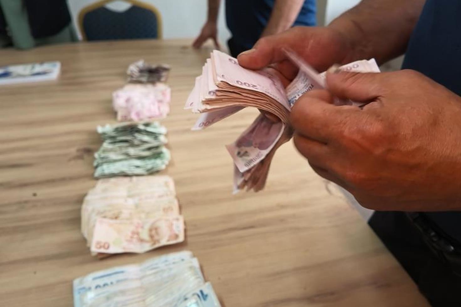 hepsi uzerinden cikti bir de zabitadan para istedi 20132562 73