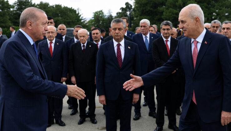 Siyaset dünyası Anıtkabir’de buluştu; tüm liderler aynı karede