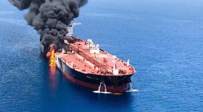Hürmüz Boğazı’nda tankere saldırı: Yangın söndürüldü