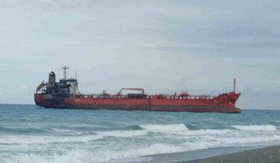 Karadeniz’de dron saldırısına uğrayan gemi Samsun’da karaya oturdu