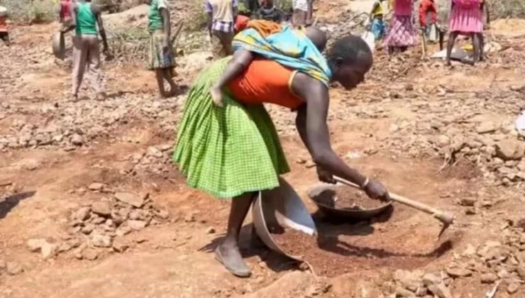 Kenya’da keçisini ararken altın buldu! Kazma küreği kapan bölgeye akın etti