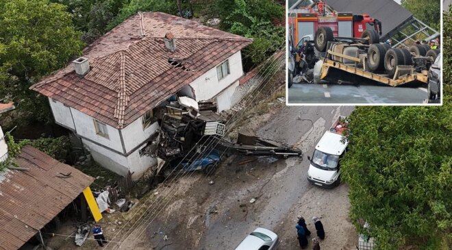 Kontrolden çıkan çekici motosiklete, savrulan iş makinesi eve çarptı: 2 ölü