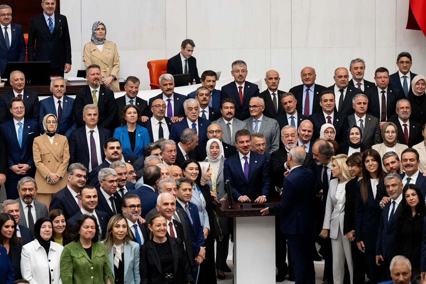 kritik oylamada 8 ak partili yoktu listede dikkat ceken isimler var 20134296 64