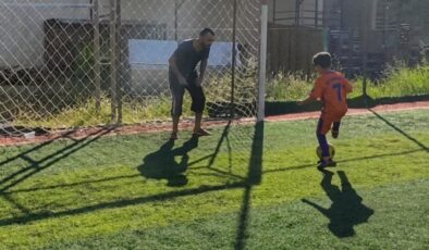 Futbol oynarken kalp krizi geçirdi: Küçük İdris’in kahreden ölümü! Geriye sadece bu görüntüler kaldı