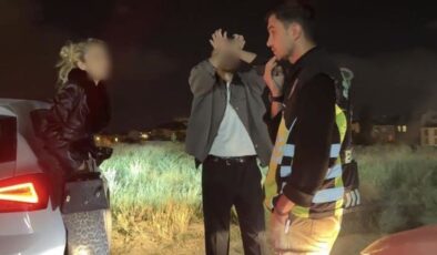 Hem alkollü hem ehliyetsiz! Ceza kesilince tanıdık kartını oynadı