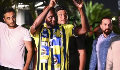 Fenerbahçe’nin yeni transferi Lukaku sağlık kontrolünden geçti