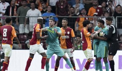 Galatasaray’a Villarreal ile hazırlık maçında “kırmızı kart” şoku