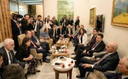 Meclis kulisinde dikkat çeken diyalog! Babacan’ın sözlerine Ala’dan “bambu ağacı” yanıtı