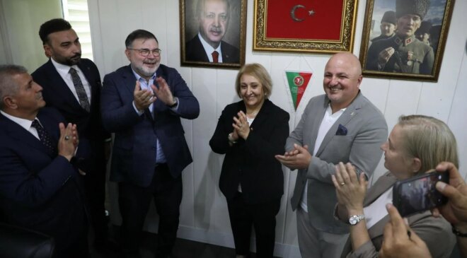 Menderes’te yeni dönem: Başkan vekili Asuman Şen görevi devraldı