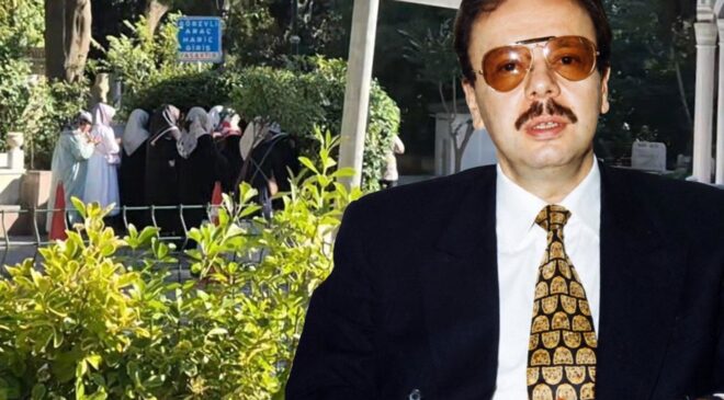Arif Ahmet Denizolgun’un mezarının açılacağını duyan cemaat mensupları Karacaahmet Mezarlığı’nda toplandı