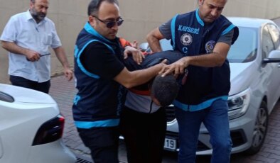 Misafir olarak gittiği evin sahibini bıçaklayarak öldüren şüpheli, operasyonla yakalandı