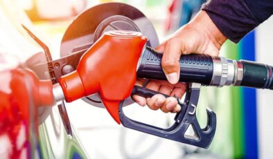 Akaryakıt fiyatları yine değişiyor! Motorinden sonra sıra benzine geldi