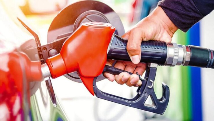Akaryakıt fiyatları yine değişiyor! Motorinden sonra sıra benzine geldi