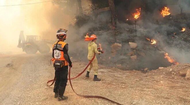 Alevler mahallelere dayanmıştı! Muğla ve Antalya’yı kavuran yangında son durum