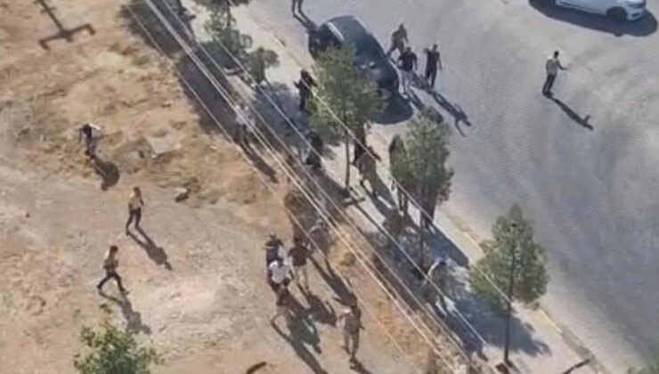 Nizamiye kapısının önünde arazi anlaşmazlığı nedeniyle birbirlerine girdiler