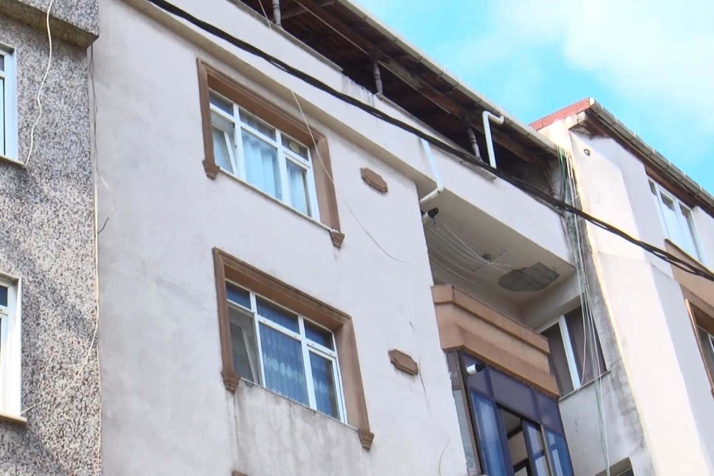 olen kardesiyle bir hafta ayni evde yasadi 20131776 42