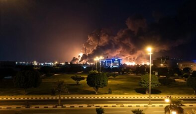 Orta Doğu yangın yeri! Suudi Arabistan’daki petrol rafinerisi vuruldu