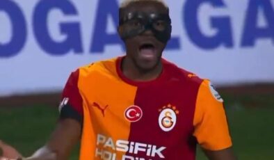 Osimhen yine bomba gibi! Milli yıldızı fena azarladı