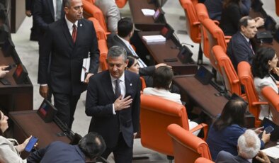 Özgür Özel’le aynı fikirde değiller! Yeni Parti’de büyük fire
