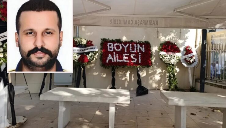 Çete liderinin annesinin cenazesine çelenk yağdı