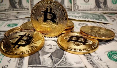 Satacağını söylemişti şimdi Bitcoin almayı öneriyor