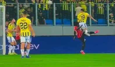 Trio’dan Fenerbahçe’nin penaltı beklediği pozisyonlar için olay yorum