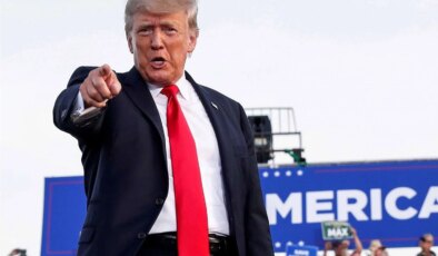Trump, Kanada’ya yönelik otomobil ve kamyon tarifelerinin yüzde 50’ye yükseltileceğini açıkladı