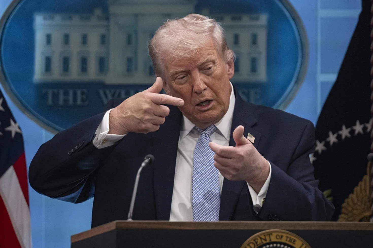 trumpin hedefinde bu kez o ulke var fena halde bombalariz 20152319 82