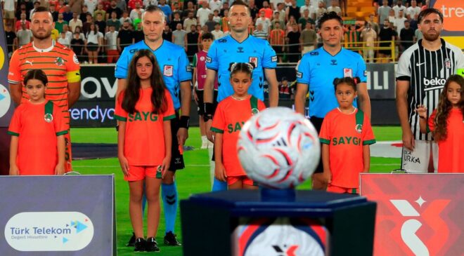 Alanyaspor-Beşiktaş maçını yöneten hakemlere suç duyurusu