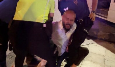 Alkollü sürücünün oyunu ortaya çıkınca polislere küfür yağdırdı