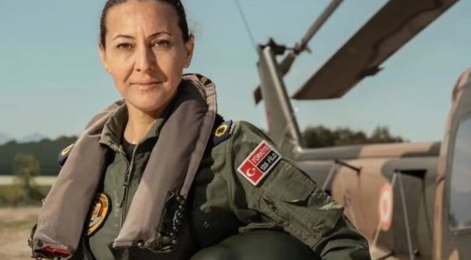 Türk Hava Kuvvetleri’nin ilk kadın paşası Özlem Karapınar oldu