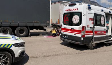 TIR tamiri faciayla bitti! Yaşlı adam feci şekilde can verdi