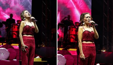 Yıldız Tilbe söyledi, 200 bin kişi İstiklal Marşı’na eşlik etti
