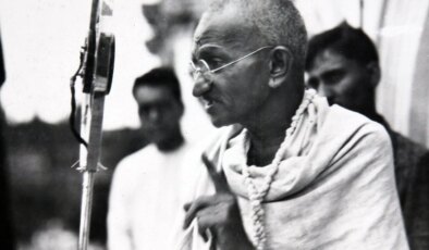 Gandhi’nin el yazısı notları 1,7 milyon dolara satıldı