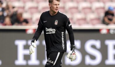 Beşiktaş’ın kalesinde Nübel duvarı! Taraftarlar “Kaleci dediğin böyle olur?” demeden edemedi