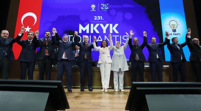 AK Parti’ye geçen Foça Belediye Başkanı Saniye Bora Fıçı’dan ilk açıklama: Tek önceliğim Foça