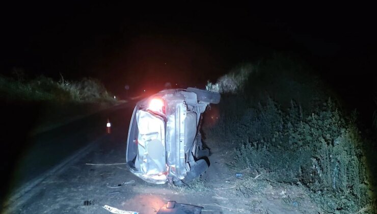 Viraja hızlı giren otomobil takla atarak kanala devrildi: 1 ölü