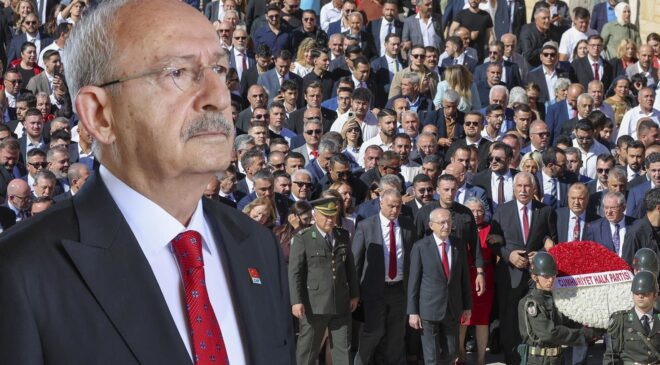 Kılıçdaroğlu Anıtkabir’de! Yanında üç büyükşehir belediye başkanı vardı